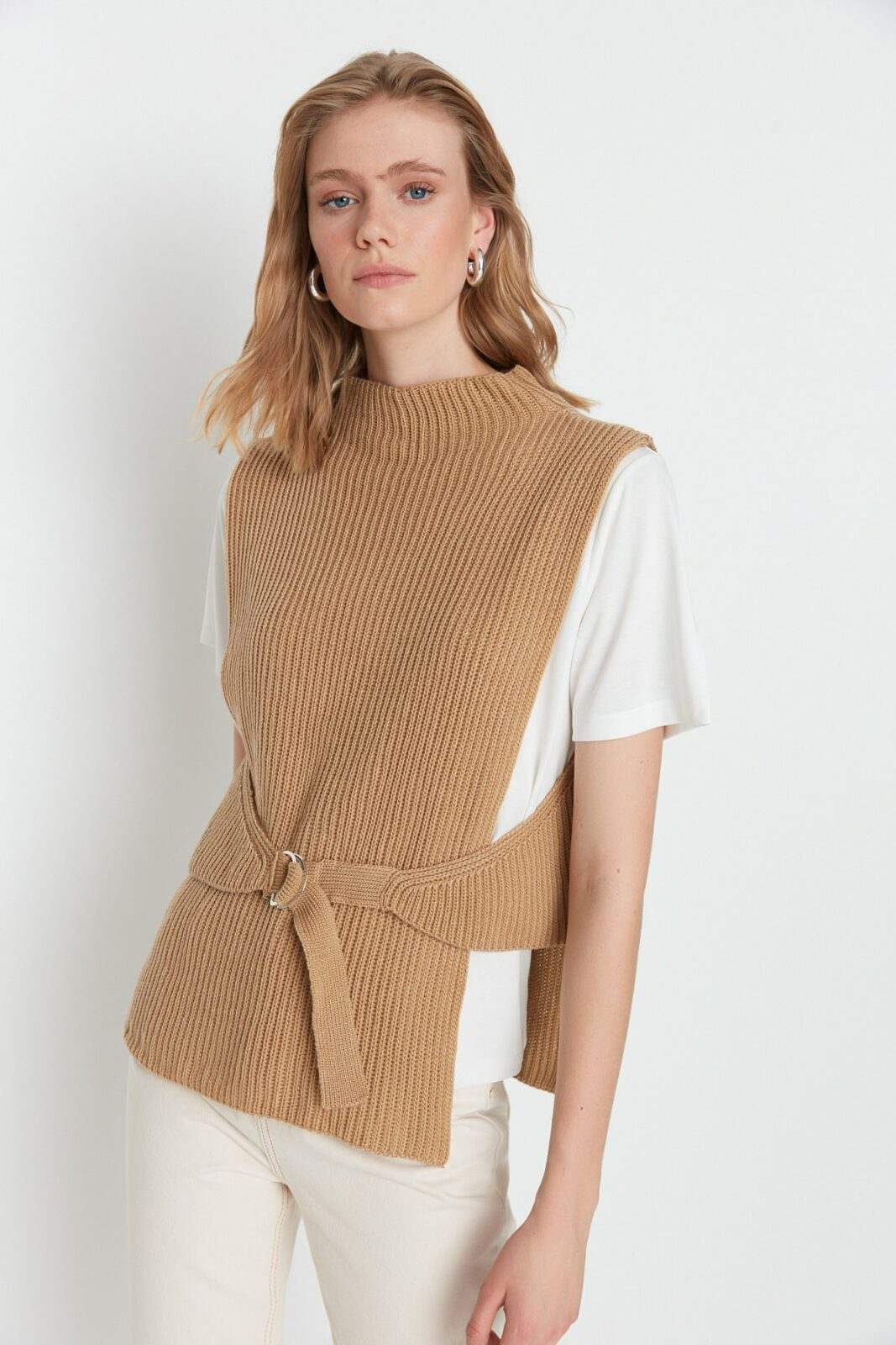 Trendyol Sweater Vest - Brown