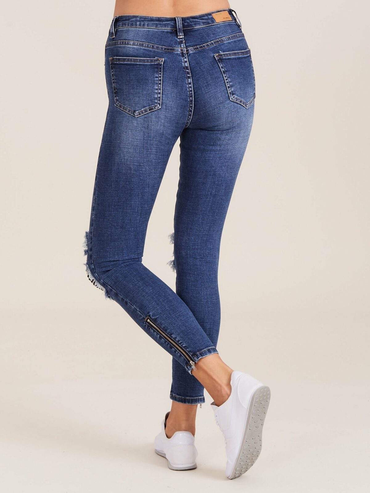 Modré džínové džíny se zipy