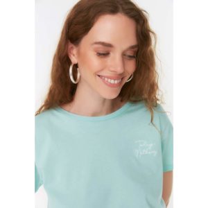 Trendyol Mint Embroidered Crop Knitted