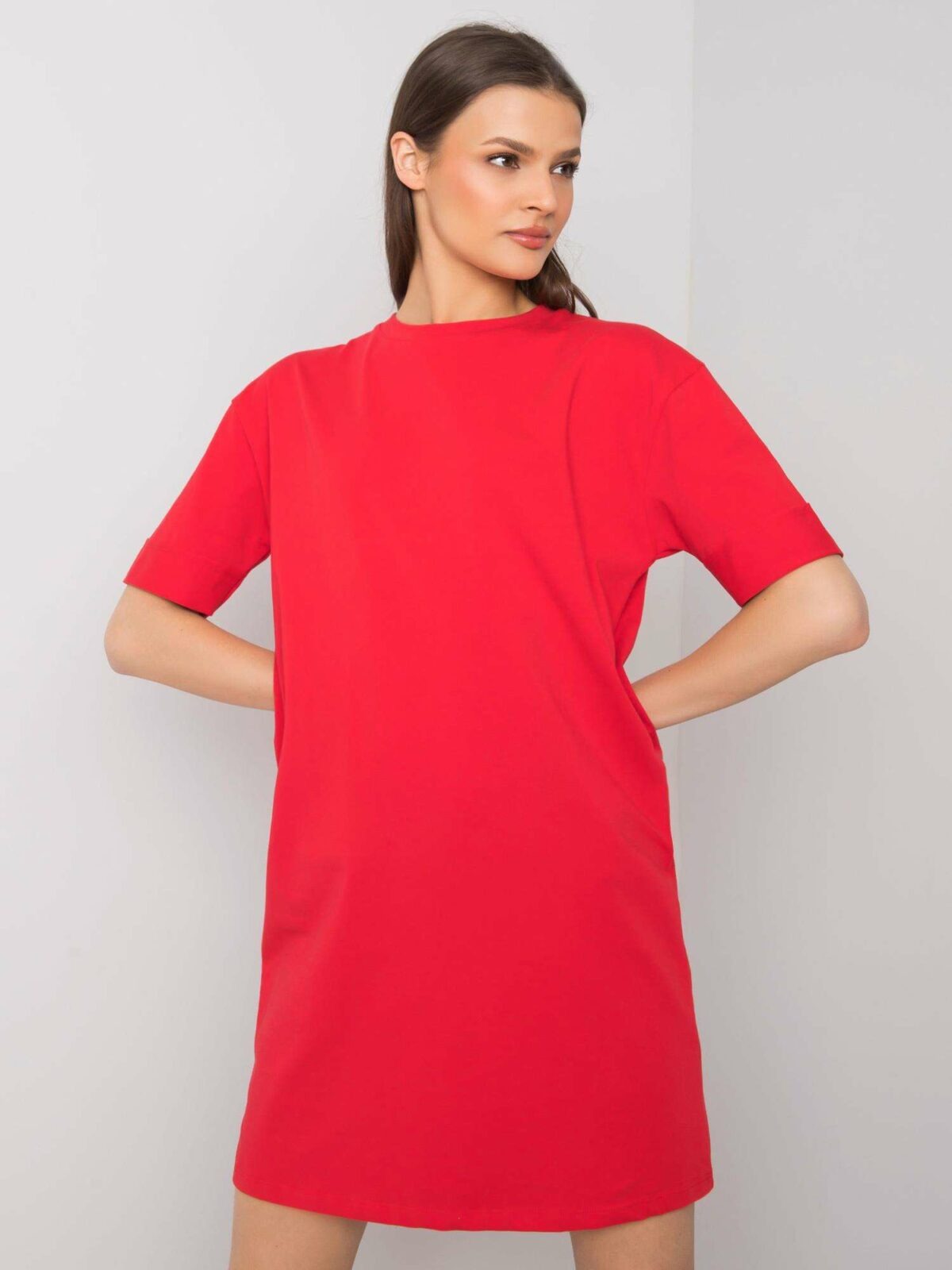Základní červené šaty s