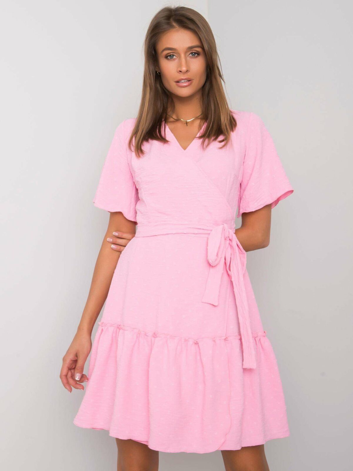Růžové šaty s