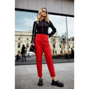 Elegant red trousers with