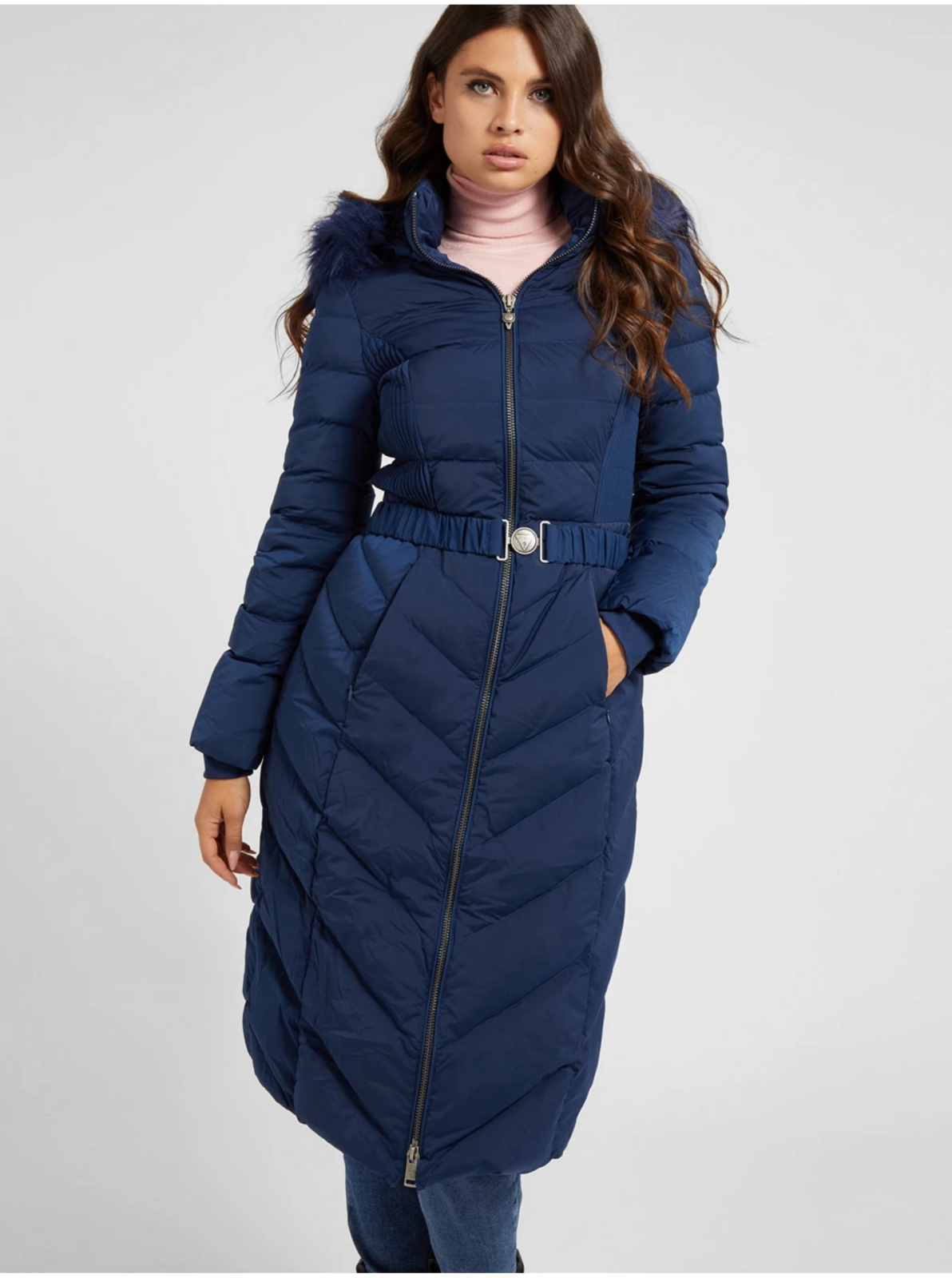Tmavě modrý dámský péřový prošívaný kabát