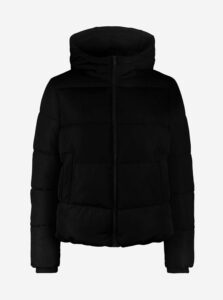 Černá prošívaná bunda s kapucí Pieces