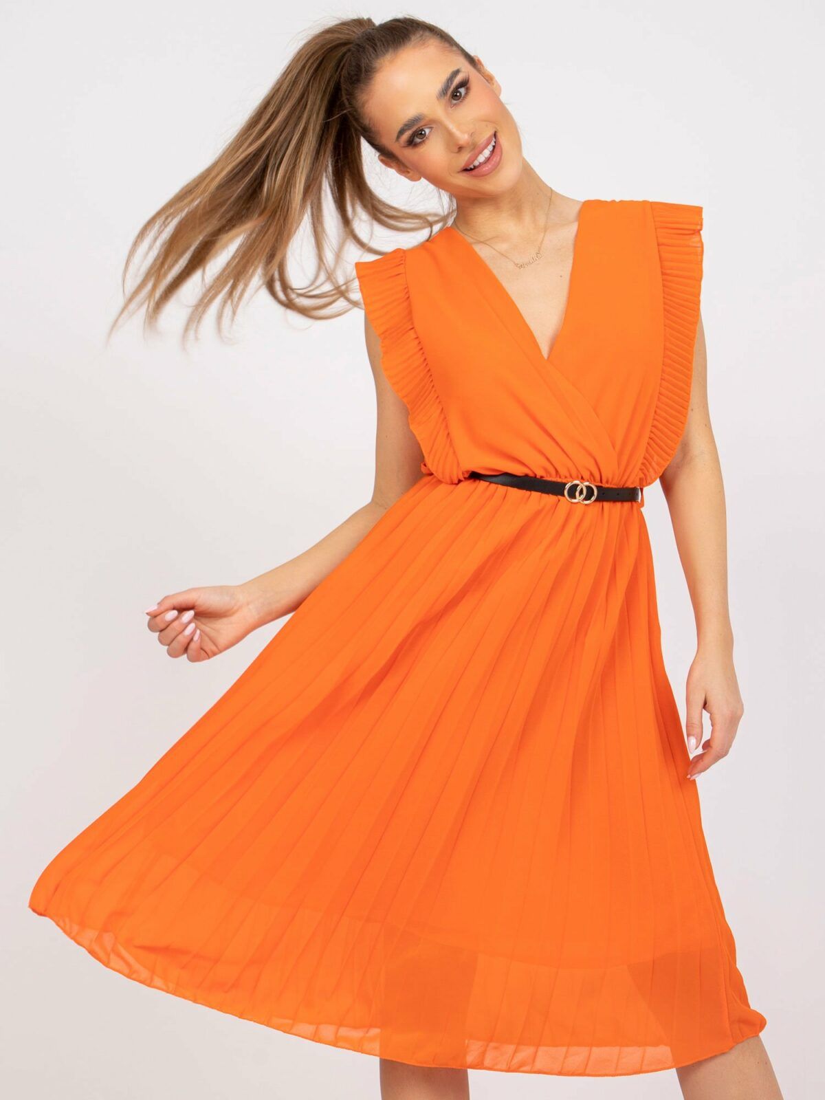 Oranžové midi šaty s psaníčkovým
