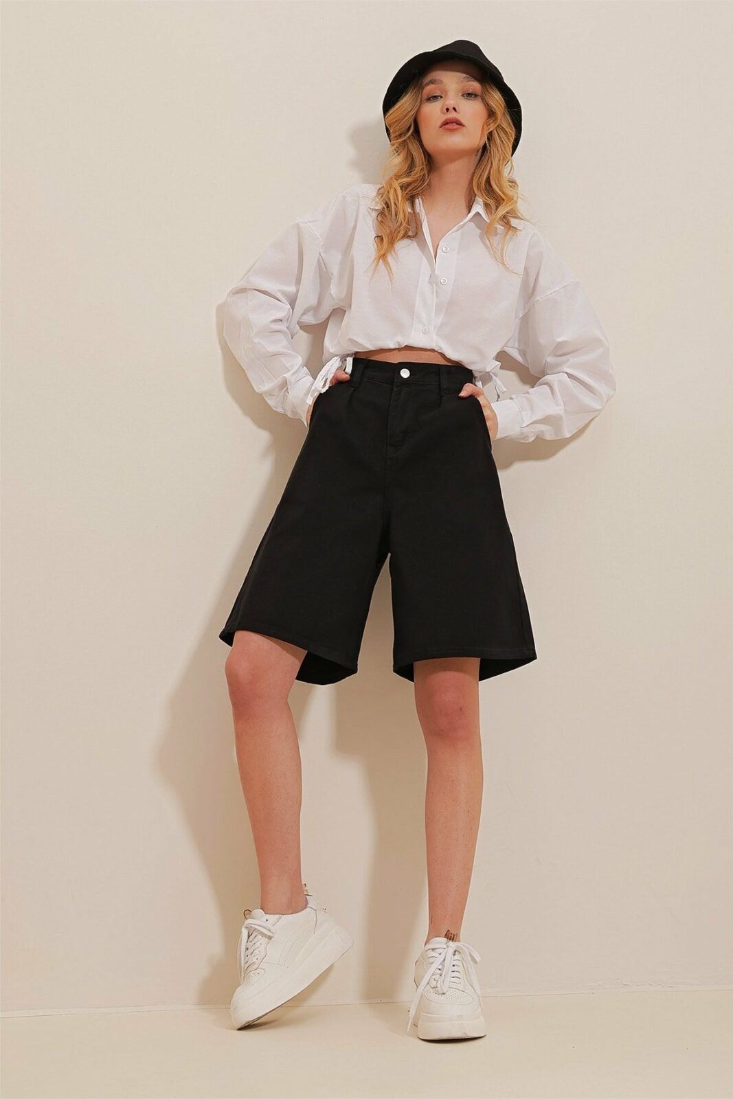 Trend Alaçatı Stili Shorts - Black
