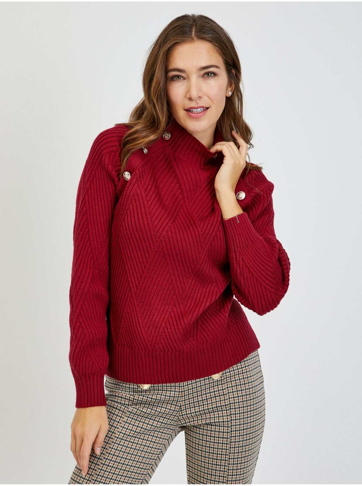 Červený dámský žebrovaný svetr s ozdobnými