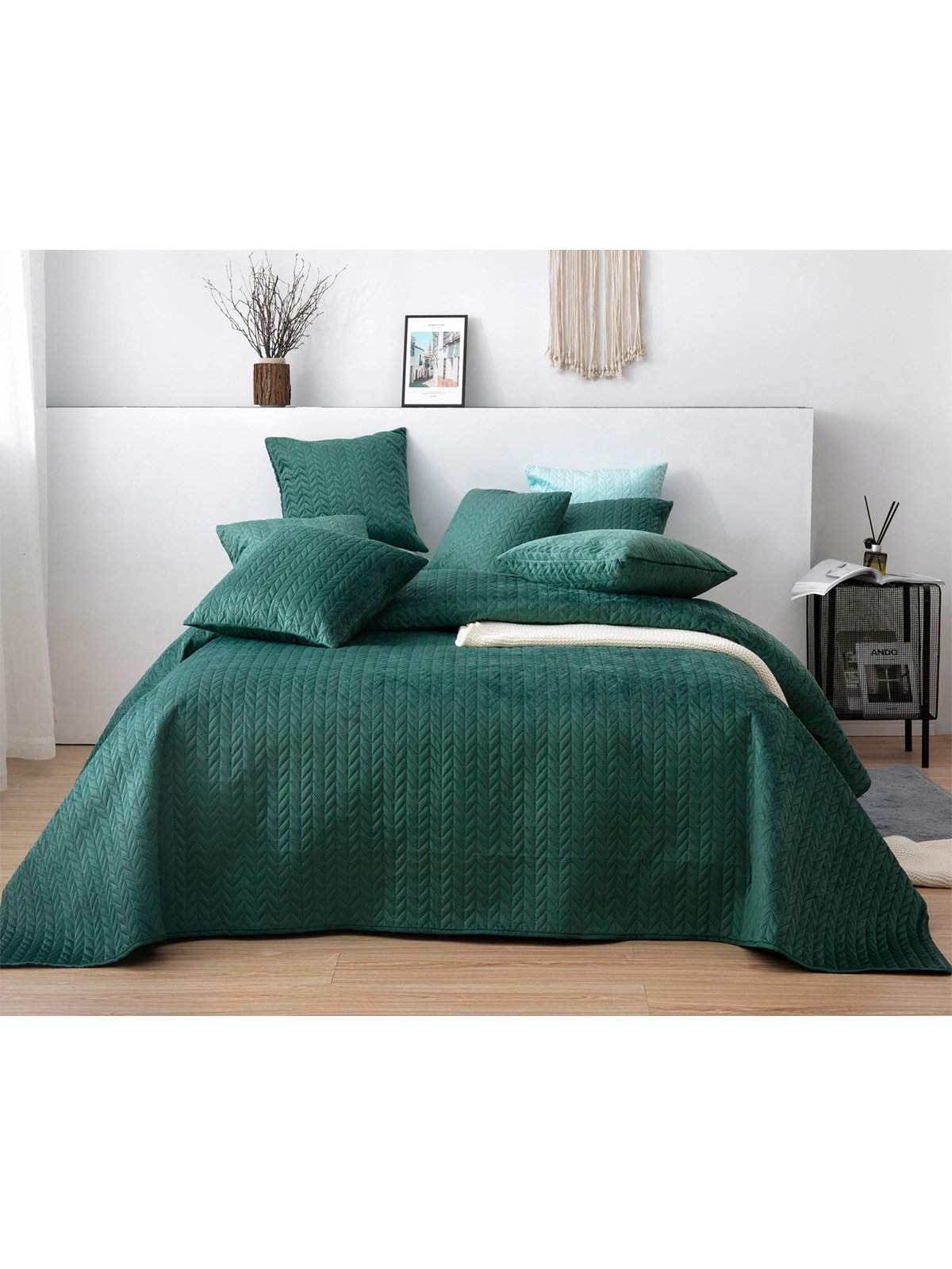 Edoti Quilted bedspread