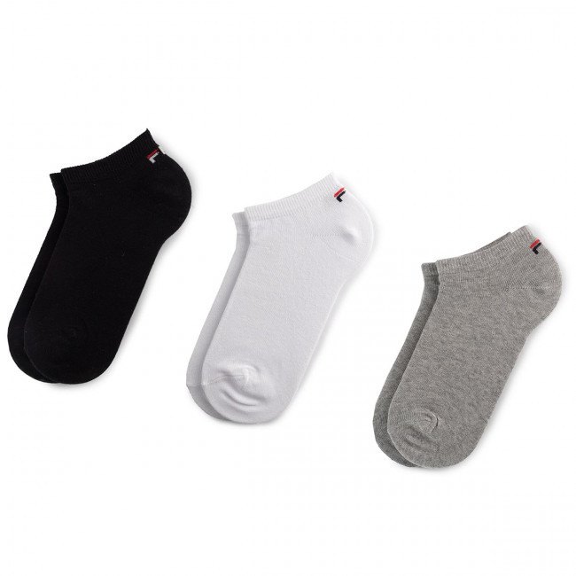 Sada tří párů ponožek v bílé