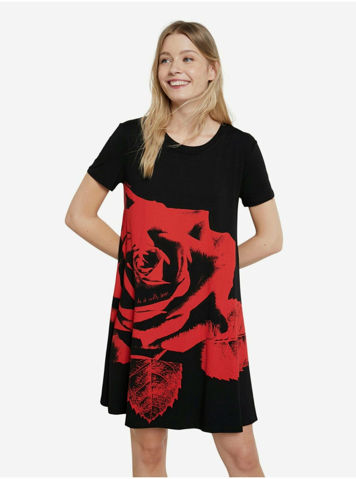 Červeno-černé květované áčkové šaty Desigual Vest