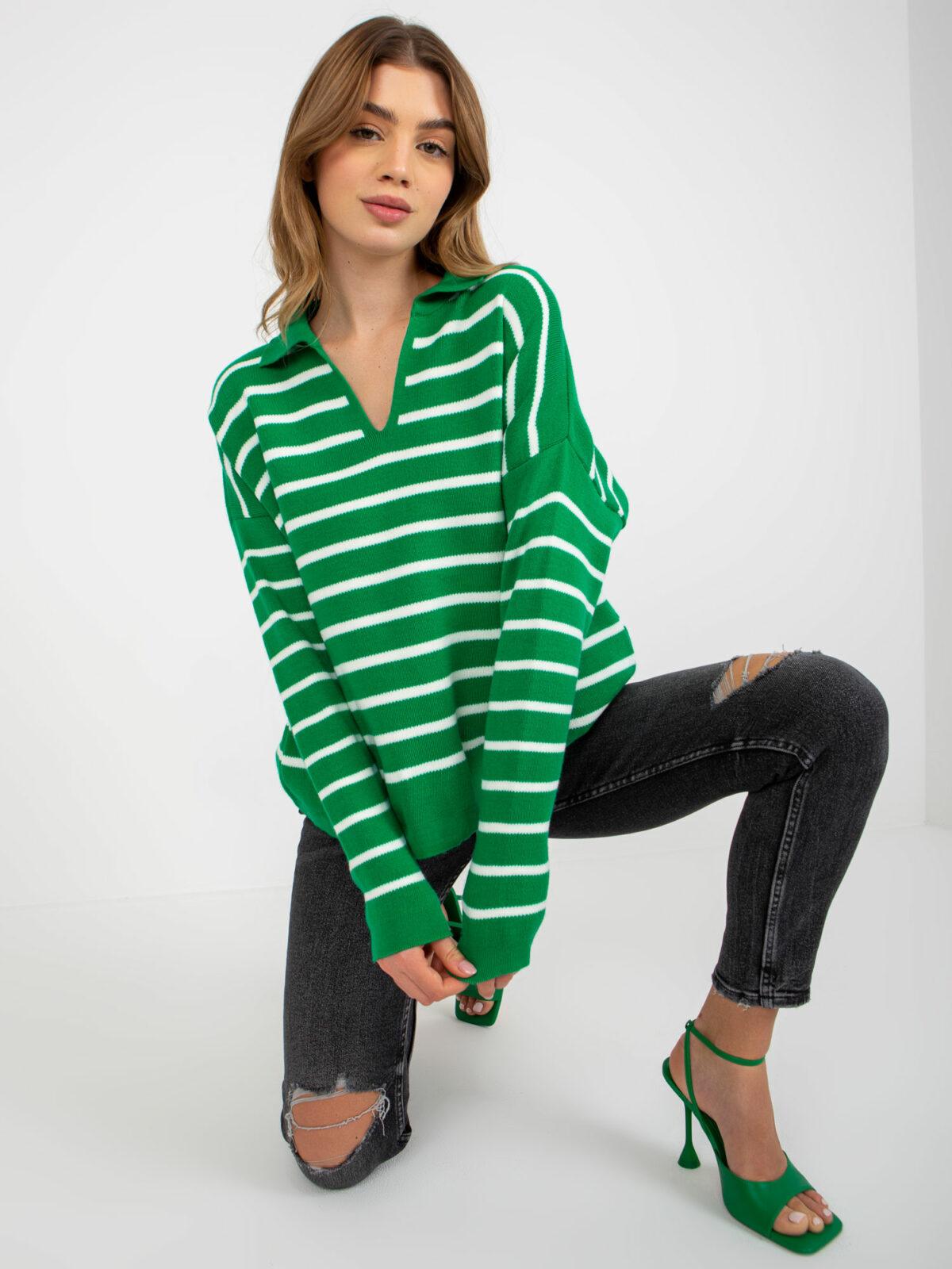 Zeleno-bílý oversize pruhovaný svetr